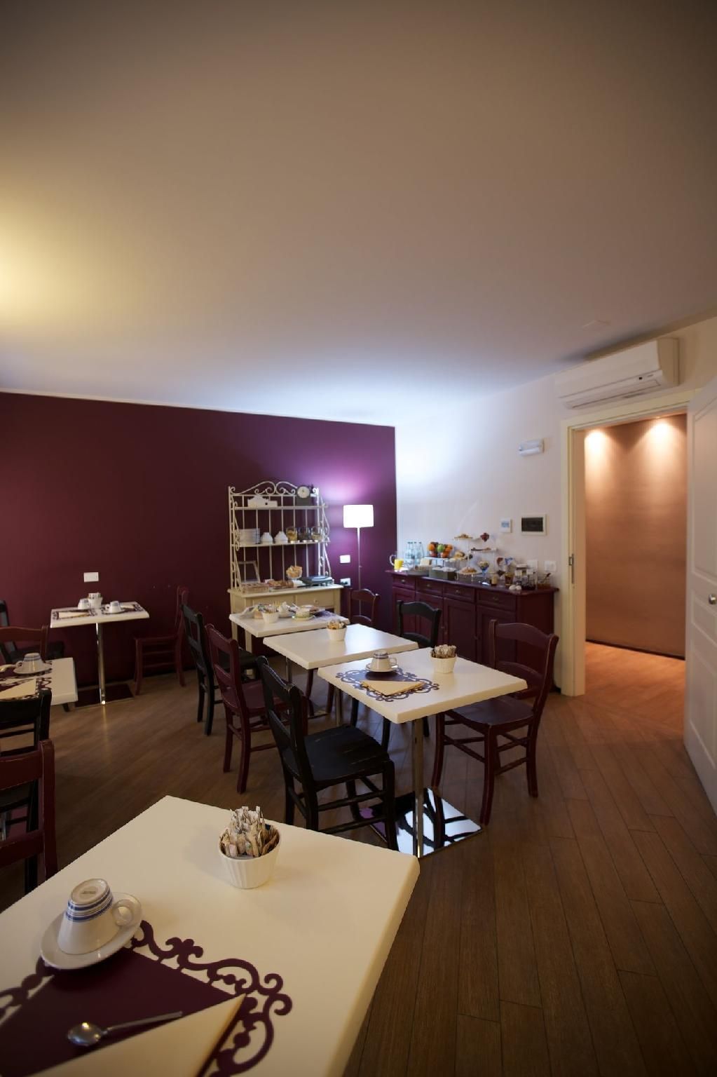 هوتل ليون دي أورو