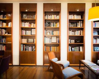 فندق كارتير اللاتيني - باريس - ردهة