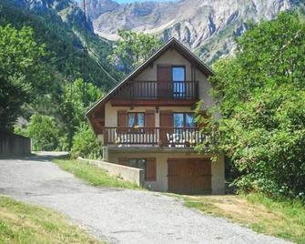 Charming Chalet Overlooking The Mountains, Near The Ecrins, 3 Bedrooms - Le Glaizil - Edificio