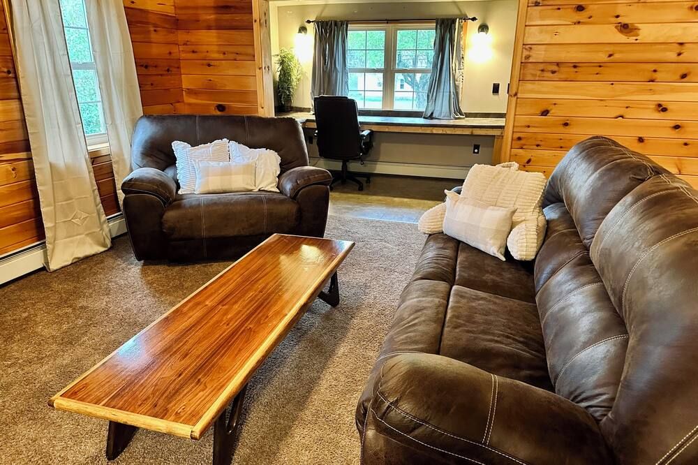 House 20 Minutes from Elk Viewing and 5 Minutes from Local Restaurants! - Saint Marys - Sala de estar