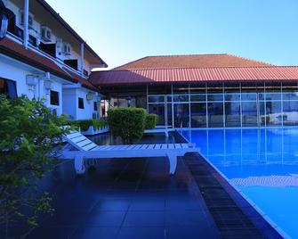 Pj Hotels Jaffna - Jaffna - Pool