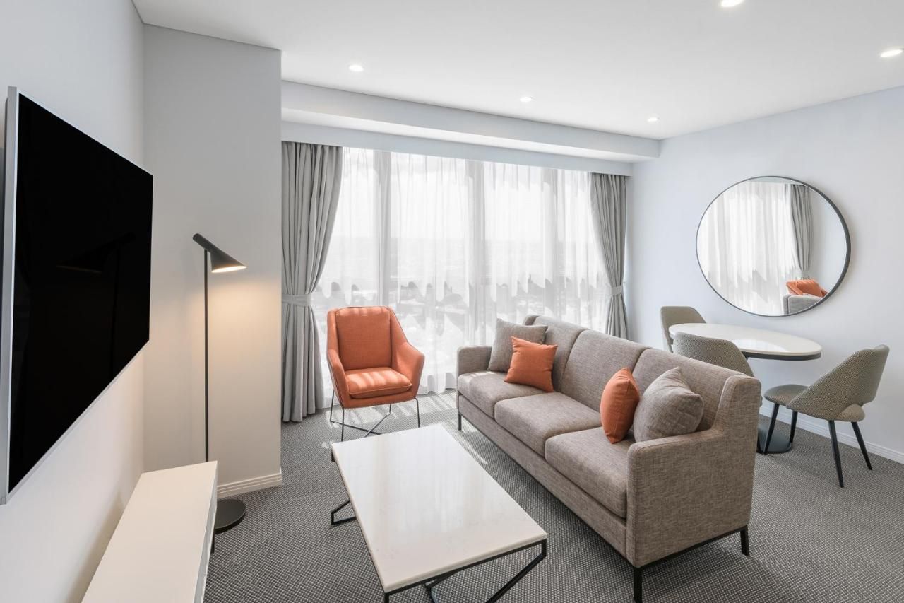 Meriton Suites Adelaide Street, Brisbane thumbnail 2