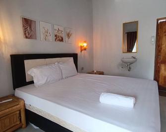 OYO 93626 Hi Homestay & Group - Bumbang - Bedroom