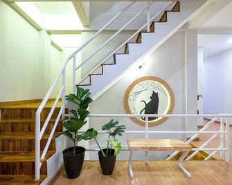 Bed Friends Poshtel - Chiang Rai - Escaleras