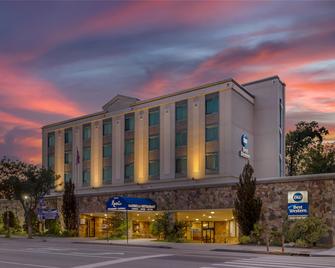 Best Western Queens Gold Coast - Queens - Building