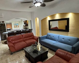 Velas Vallarta Ocean Front Resort - Puerto Vallarta - Living room