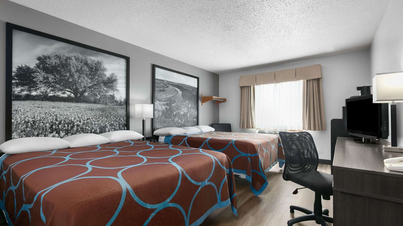 Super 8 By Wyndham Grapevine/Dfw Airport Northwest