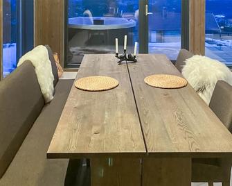Awesome Home In Hønefoss With Wifi - Hønefoss - Eetruimte