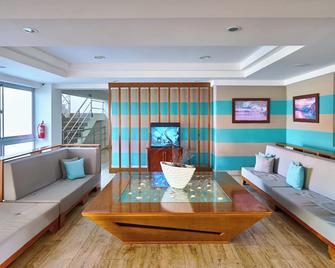 Beachfront Condos Las Olas Sleeps 6 - Juan Dolio - Living room