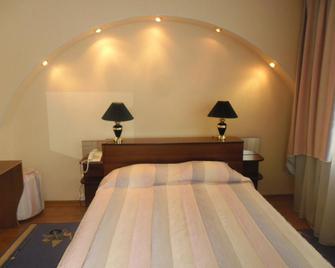 Gostinitsa Tselinnaya - Kostanái - Habitación