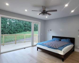 Cozy Cottage With Mountain View At Lakefront Lot - Stamford - Habitación