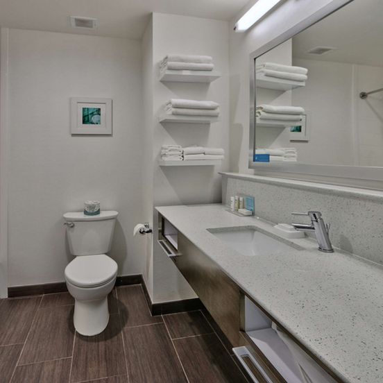 Bathroom view of Hampton Inn & Suites Guthrie