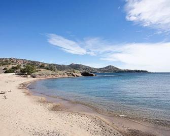 Cozy Apartment in Agay with Stunning Views - Agay - Beach