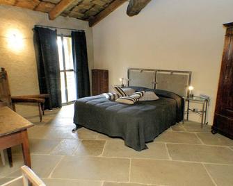 Le Case Della Saracca - Monforte d'Alba - Bedroom
