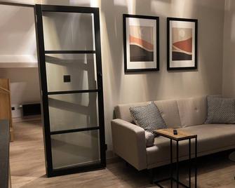 Royas Home private studio - Zaventem - Wohnzimmer