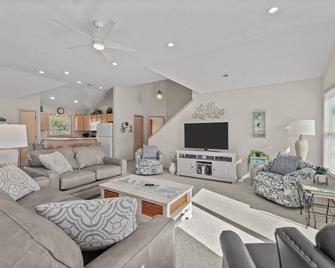 1613 - Breezy by the Sea by Resort Realty - Corolla - Living room