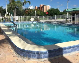 Golf View Motel - Fort Myers - Pool