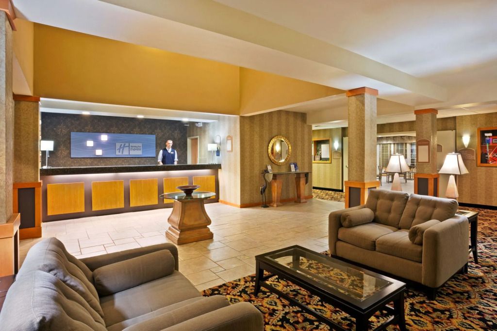 Holiday Inn Express Corvallis-On The River By IHG - Corvallis - Lounge