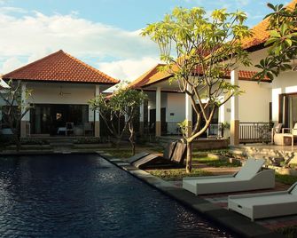 Tulamben Dive Resort - Kubu - Piscina