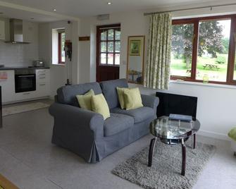 The Rock self-catering holiday cottage and garden lodges - Coleford - Living room