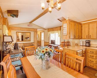 Creekside Cabin with Deck and Views in Panguitch! - Circleville