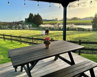 Spacious Two Bedroom, Two Bathroom Cottage - Pukekohe - Patio