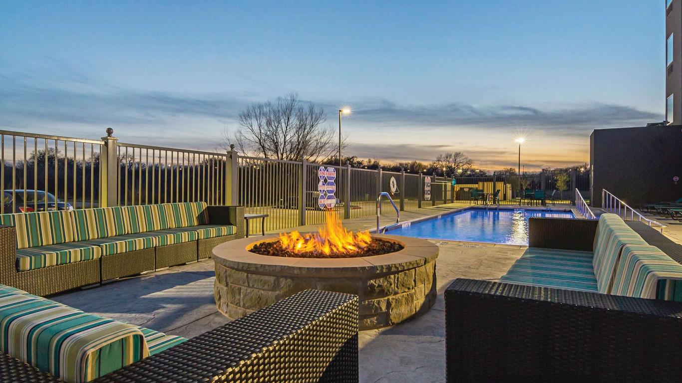 La Quinta Inn & Suites by Wyndham Dallas - Wylie