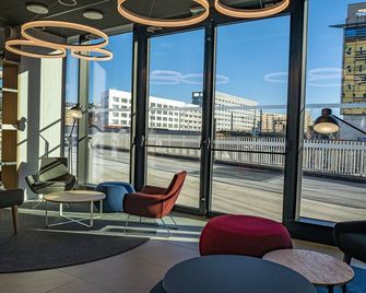 Holiday Inn Express Nice - Grand Arenas By IHG - Nizza - Lounge