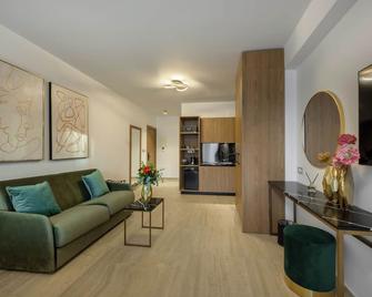Cens Silver Luxury Suites - Ioanina - Sala de estar