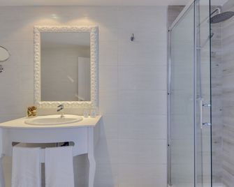 Cala Millor Garden Hotel - Cala Millor - Badrum