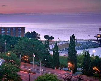 Waterfront Hotel Downtown Burlington - Burlington - Extérieur
