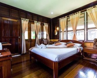 Khaothone River View Resort - Sai Yok - Schlafzimmer