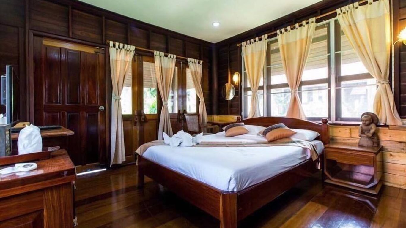 เขาโทน รีเวอร์วิว รีสอร์ท