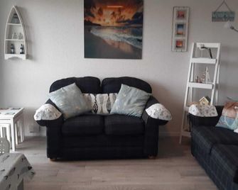 Pet friendly chalet .. Sleeps 5 - Bude - Salon