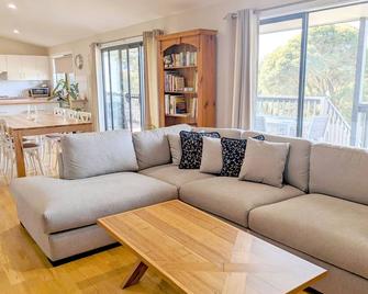 Kanangra Place, Yarra Valley - Woori Yallock - Living room