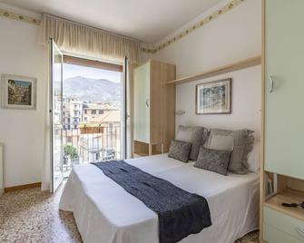 Hotel Aida - Alassio - Bedroom