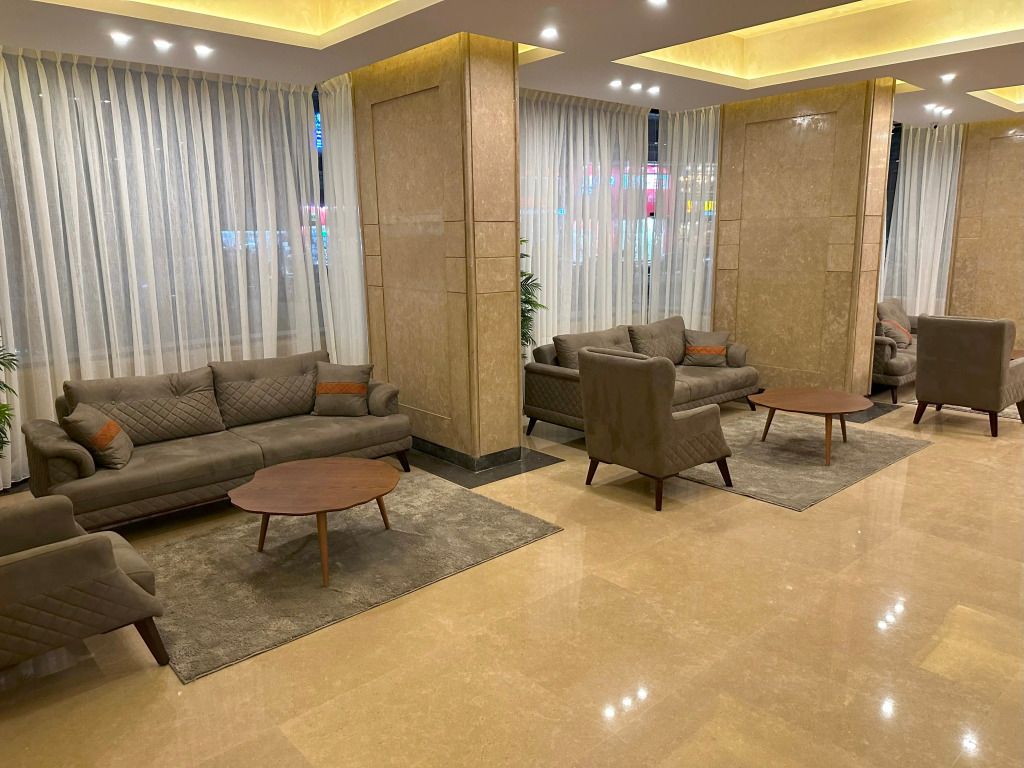 Pyramids Plaza Hotel