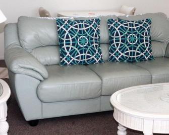 A Place To Be Casey Key - Nokomis - Living room