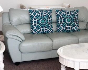 A Place To Be Casey Key - Nokomis - Salon