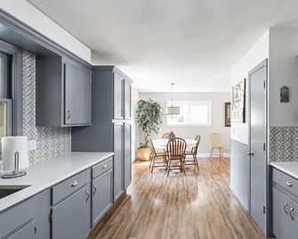 Cozy Home in Carmel - Carmel - Kitchen