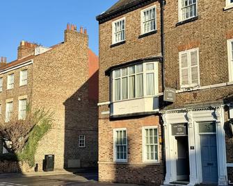 The Crescent Guest House - York - Building