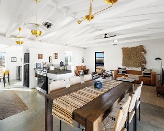 Tranquil Starlight Sanctuary - Joshua Tree - Balcony