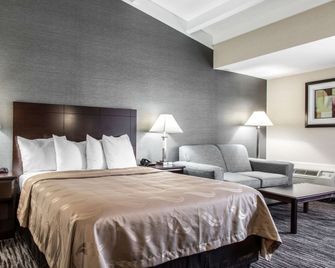 Quality Inn & Suites Danbury near University - Danbury - Slaapkamer