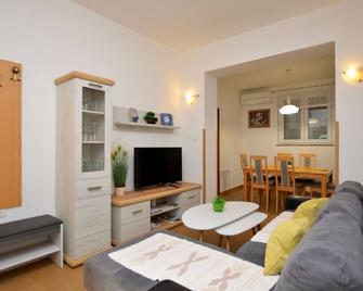 Apartment Gianfranko - Opatija - Oturma odası
