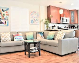 4br/3ba,heartdowntown Sanjose-Gem Craftsman,fireplace,near Sap,airport,city Hall - San Jose - Living room