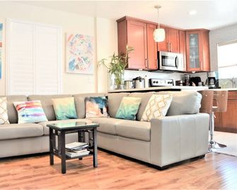 4br/3ba,heartdowntown Sanjose-Gem Craftsman,fireplace,near Sap,airport,city Hall - San Jose - Living room