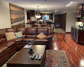 Lakefront Condo Peaceful Private Family Fun - Wisconsin Dells - Sala de estar