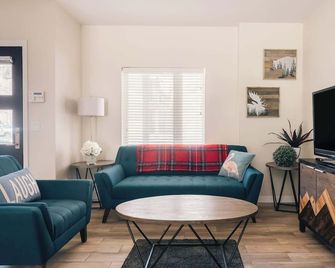 The Hollyhock Hideaway | Close to Slopes - Georgetown - Huiskamer