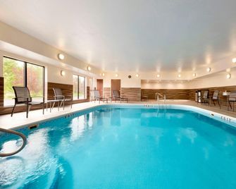 Fairfield Inn & Suites by Marriott Hartford Manchester - Manchester - Bazén