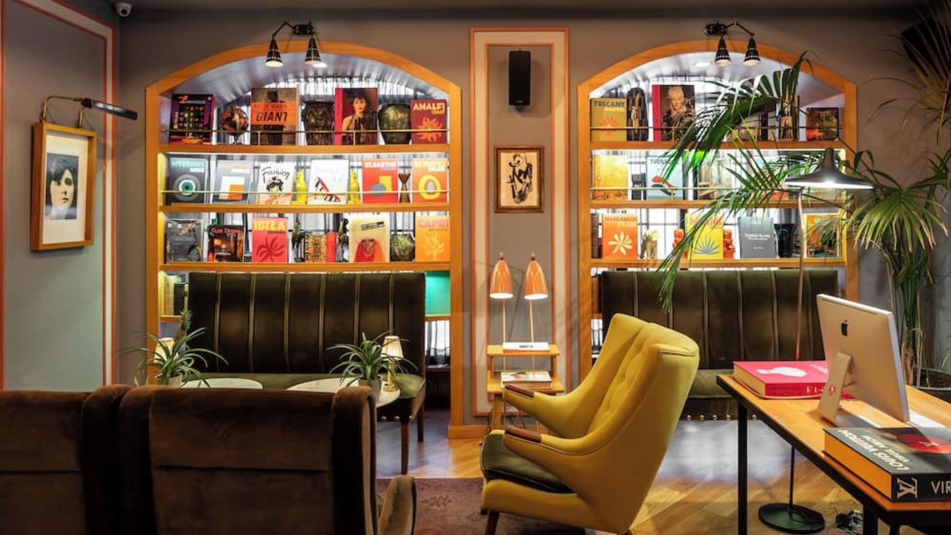 Browns Central Hotel